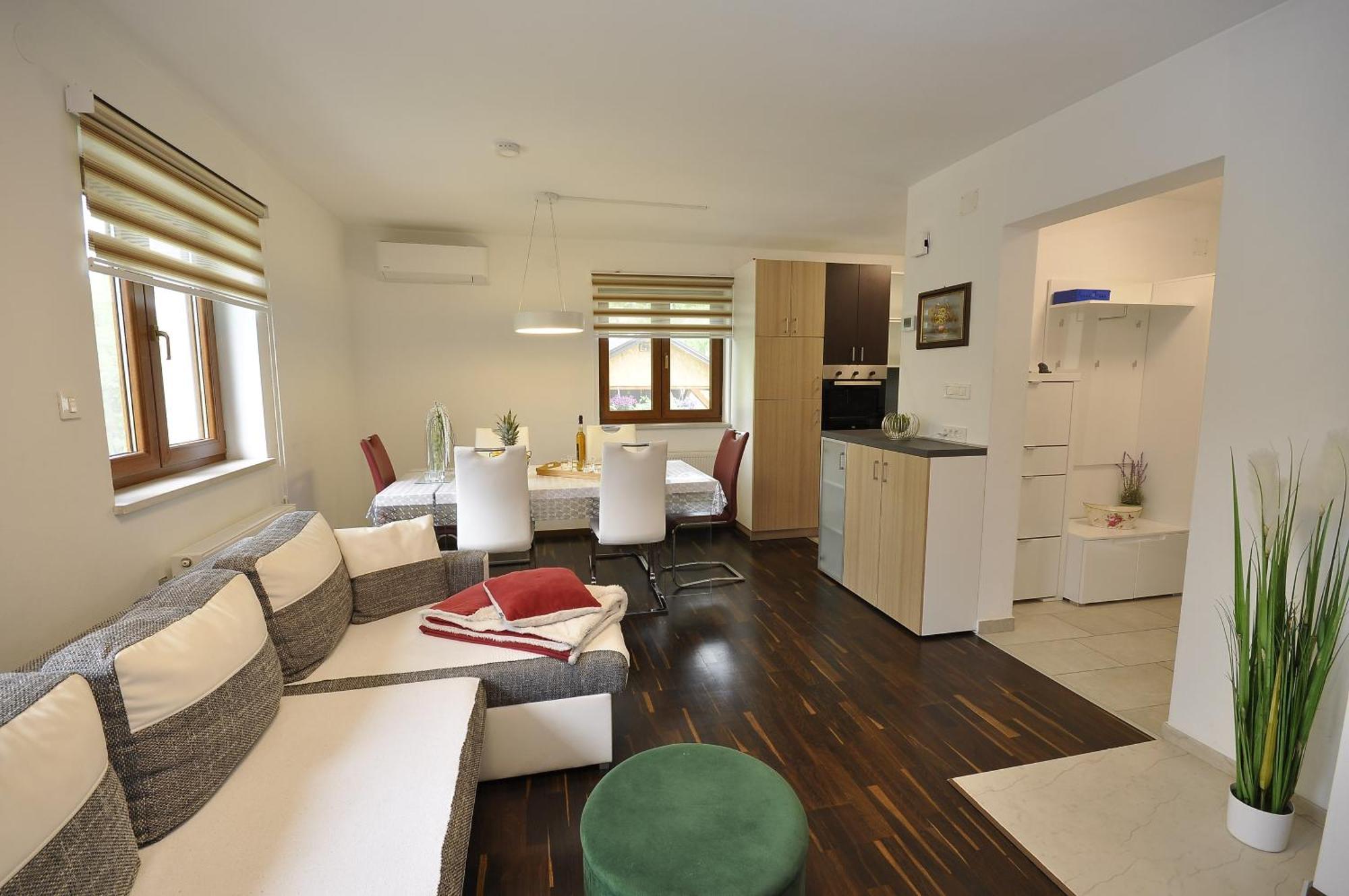 Villa Holiday House Marija à Otočac Extérieur photo