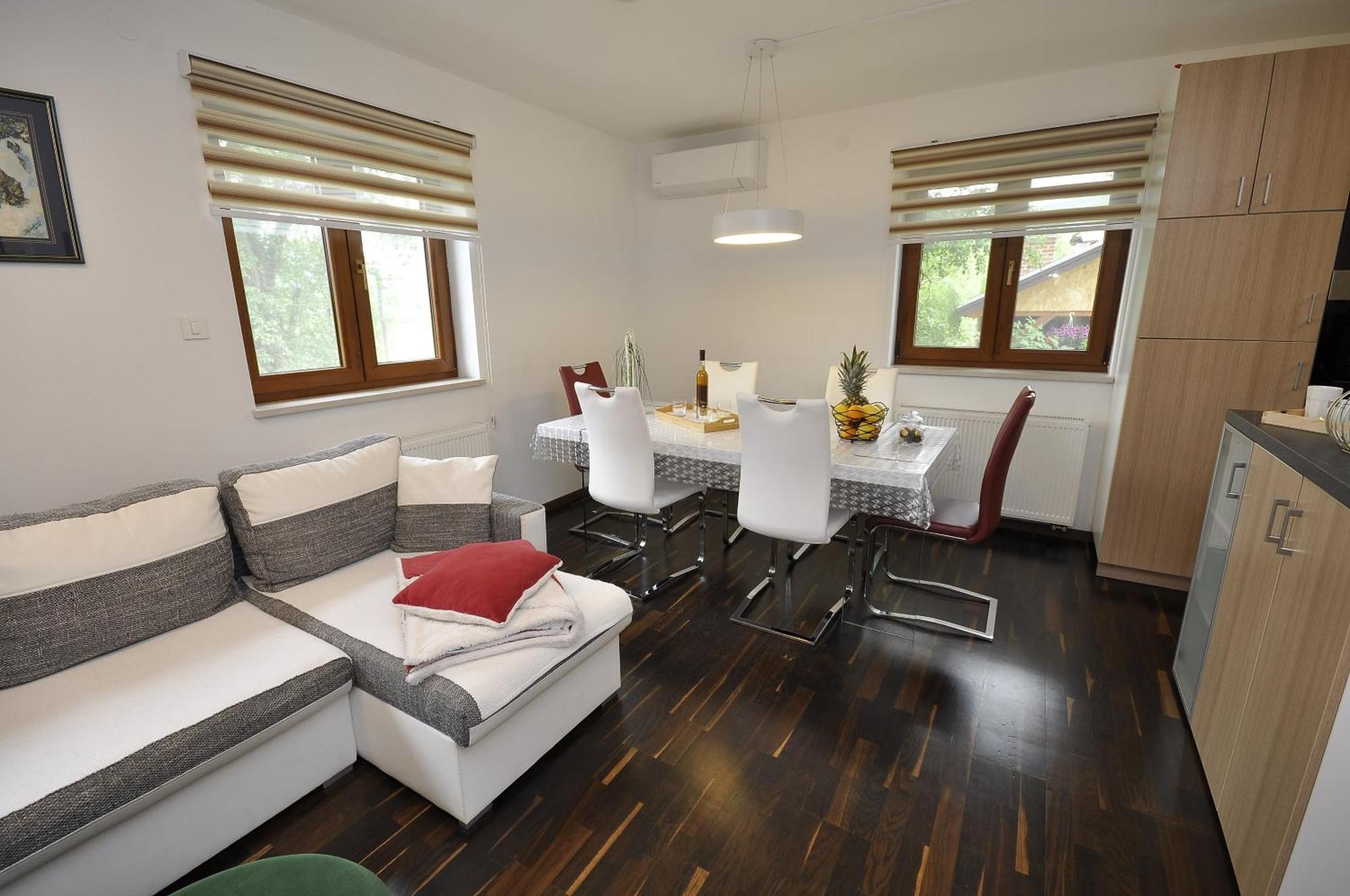 Villa Holiday House Marija à Otočac Extérieur photo
